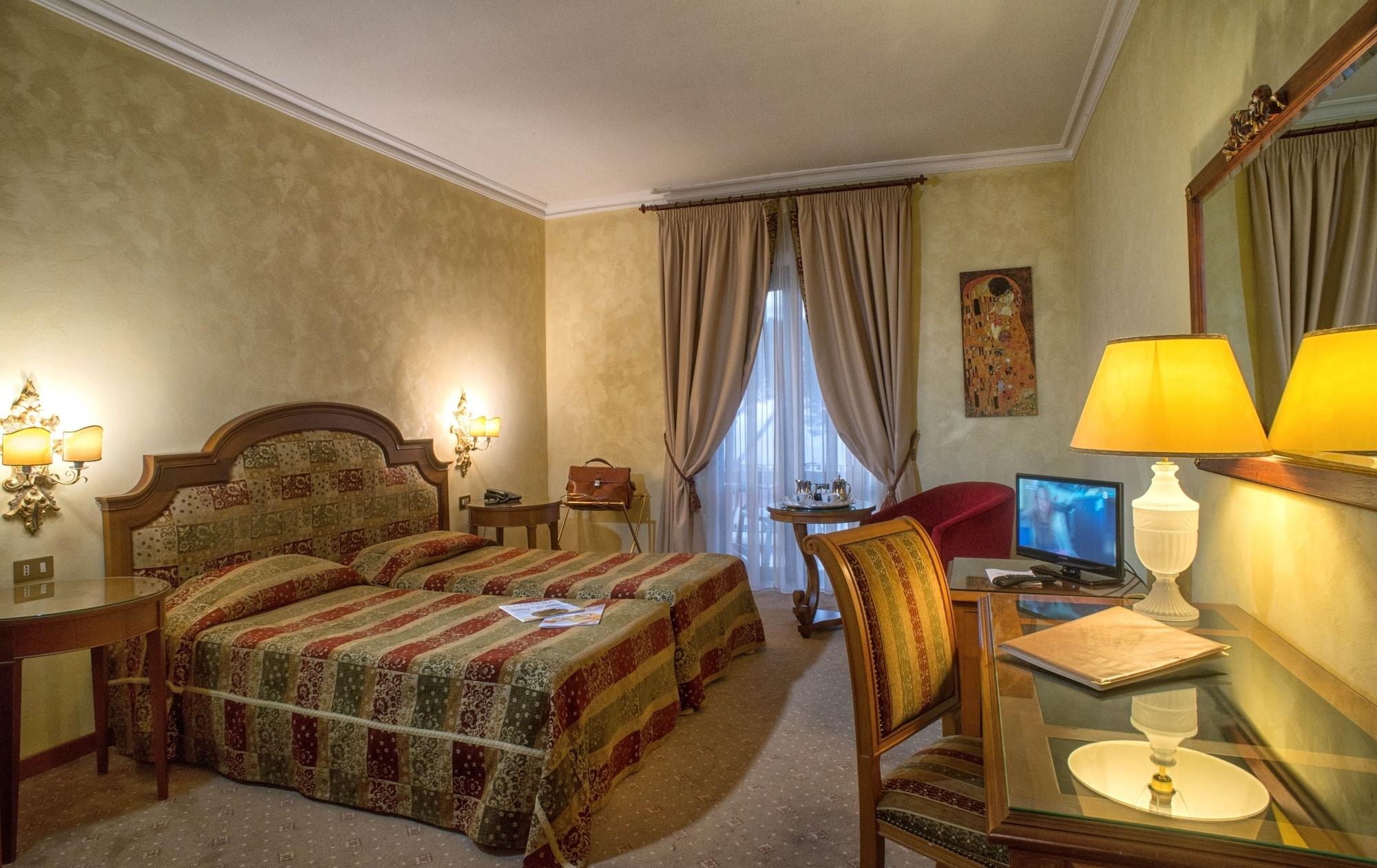 Grand Hotel Helio Cabala Марино Экстерьер фото