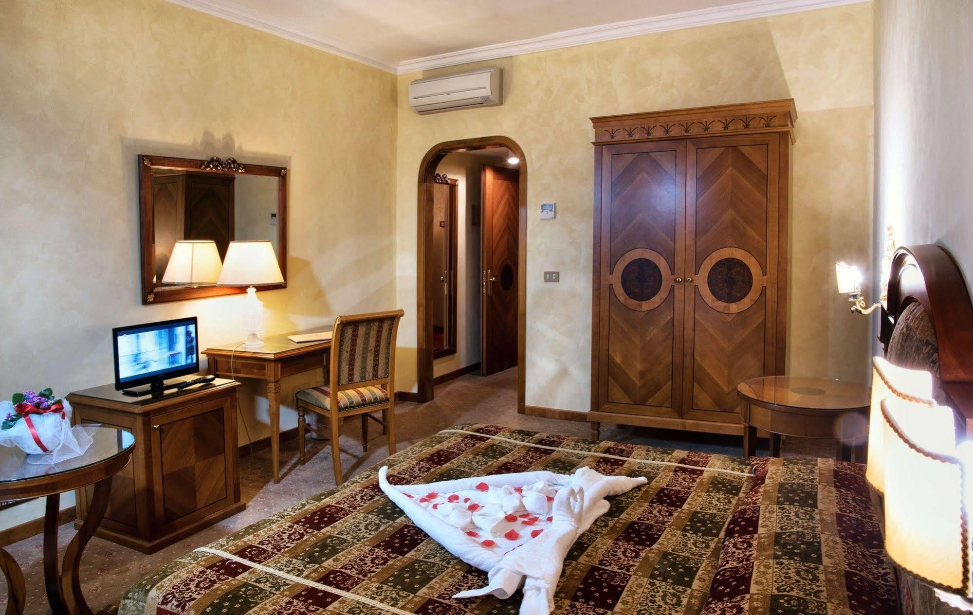 Grand Hotel Helio Cabala Марино Экстерьер фото